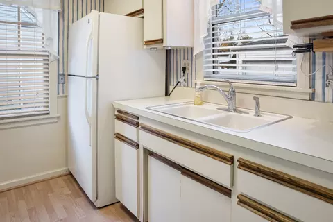 330 Harding Ave, Des Plaines, IL 60016 photo 9