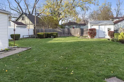 330 Harding Ave, Des Plaines, IL 60016 photo 26