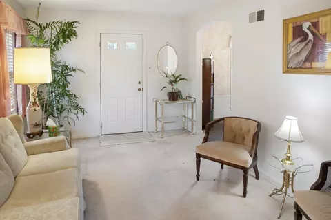 330 Harding Ave, Des Plaines, IL 60016 photo 2
