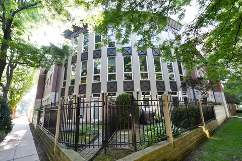 1501 S Indiana Ave #I, Chicago, IL 60605