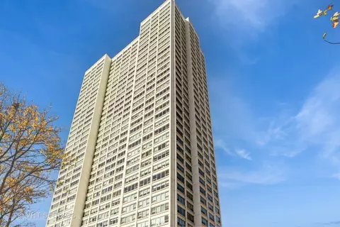 1700 E 56th St #705, Chicago, IL 60637