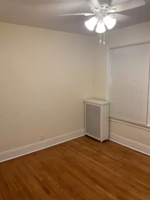 8321 S Dante Ave, Chicago, IL 60619 photo 11
