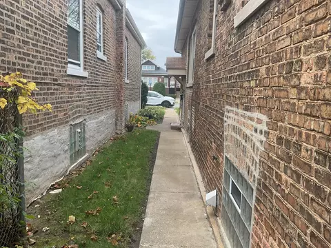 8321 S Dante Ave, Chicago, IL 60619 photo 28