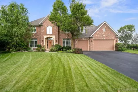 0 W N890 W Curtis Sq, Geneva, IL 60134