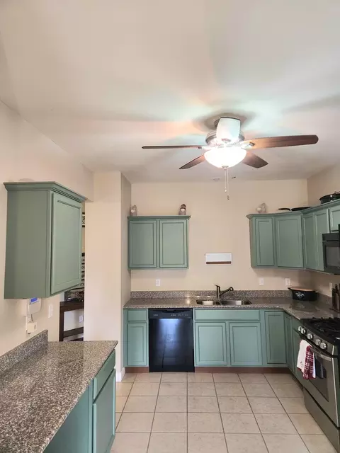 10316 Hawks Pointe Trl, Roscoe, IL 61073 photo 6