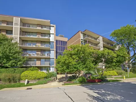 2 S Atrium Way #108, Elmhurst, IL 60126