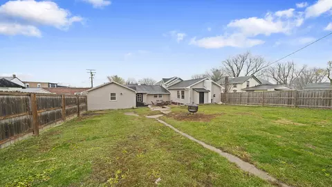 Exterior - 101 E 2nd St, Leaf River, IL 61047 photo 3 of 4