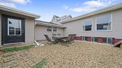 Exterior - 101 E 2nd St, Leaf River, IL 61047 photo 1 of 4