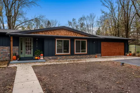 8279 Mccurry Rd, Roscoe, IL 61073 photo 2