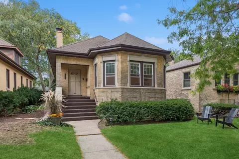1100 Mulford St, Evanston, IL 60202