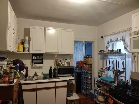 Kitchen - 6214 N Artesian Ave, Chicago, IL 60659 photo 3 of 3