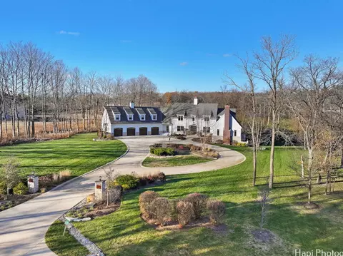 280 Otis Rd, Barrington Hills, IL 60010
