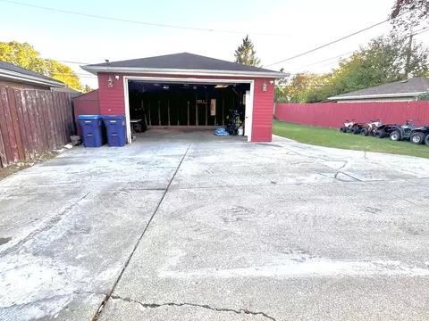 Exterior - 5821 Superior St, Berkeley, IL 60163 photo 3 of 8