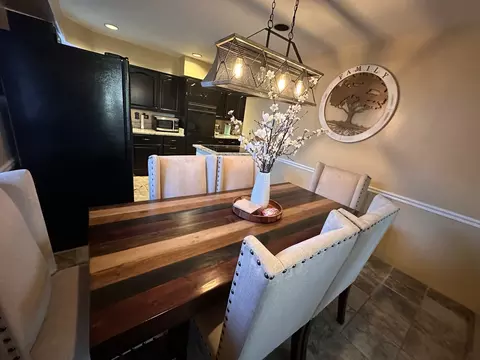 Dining - 5821 Superior St, Berkeley, IL 60163 photo 2 of 4