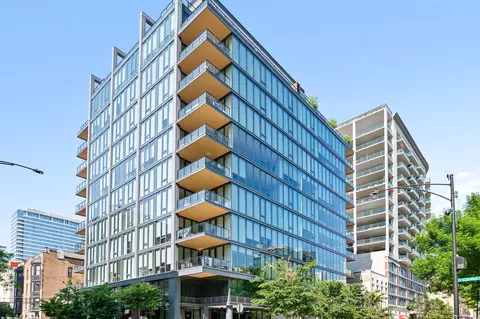 366 W Superior St #401, Chicago, IL 60654