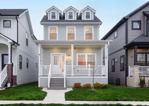 19 N Beverly Ln, Arlington Heights, IL 60004