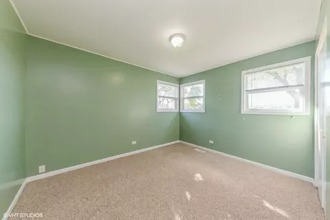 Bedroom - 2506 Kirchoff Rd, Rolling Meadows, IL 60008 photo 2 of 2