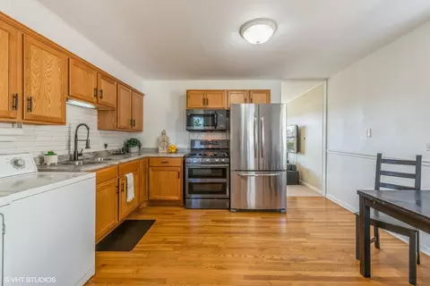 Kitchen - 2506 Kirchoff Rd, Rolling Meadows, IL 60008 photo 1 of 1