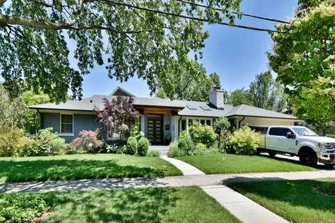 103 E Lahon St, Park Ridge, IL 60068