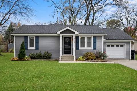 7124 Crest Rd, Darien, IL 60561