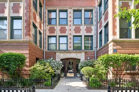 434 W Aldine Ave #1E, Chicago, IL 60657