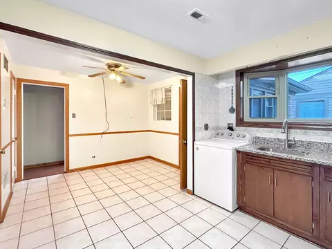 1149 S 3rd Ave, Des Plaines, IL 60016 photo 11