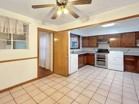 1149 S 3rd Ave, Des Plaines, IL 60016 photo 12