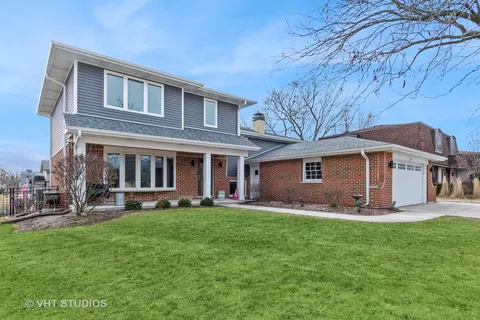 817 79th St, Darien, IL 60561