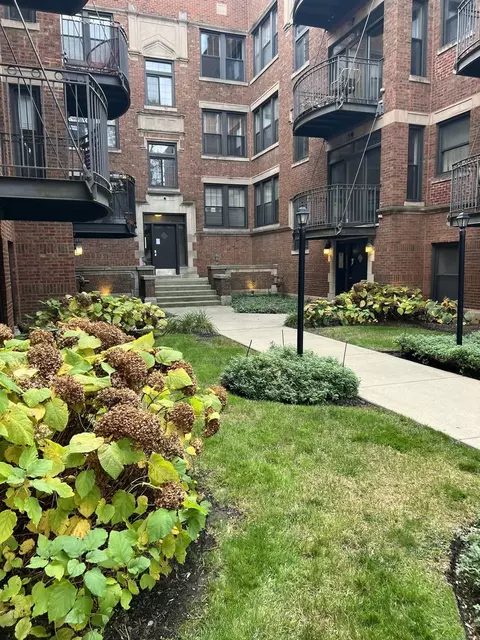 1617 W Fargo Ave #B, Chicago, IL 60626