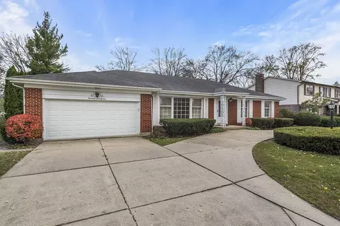 3275 Prestwick Ln, Northbrook, IL 60062