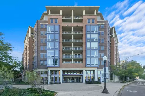 437 W Division St #501, Chicago, IL 60610