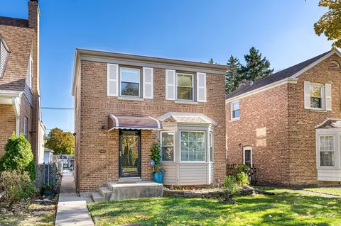 7419 Kenneth Ave, Skokie, IL 60076