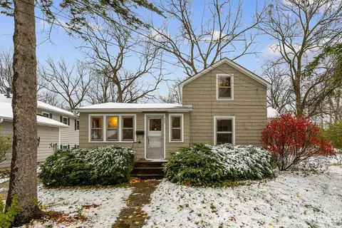 217 Laurel St, Batavia, IL 60510