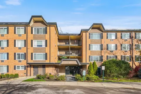 1117 S Old Wilke Rd #408, Arlington Heights, IL 60005