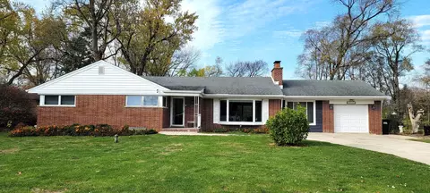 6 N172 Harvey Rd, Medinah, IL 60157