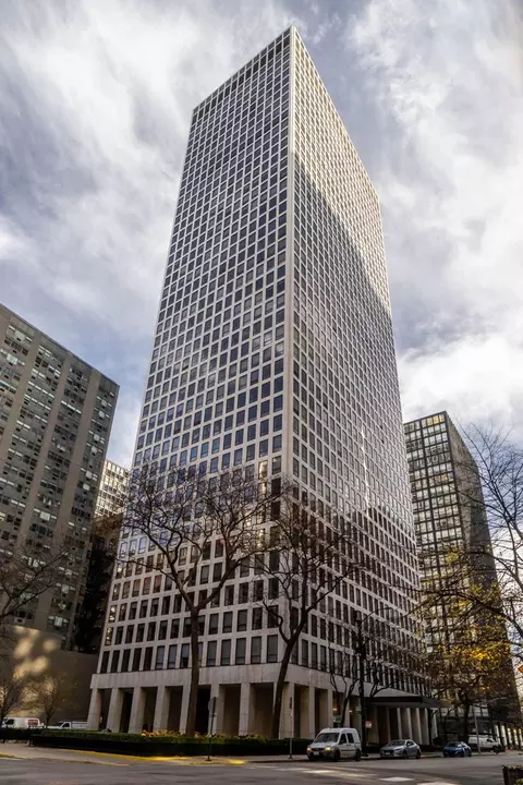 260 E Chestnut St #1814, Chicago, IL 60611