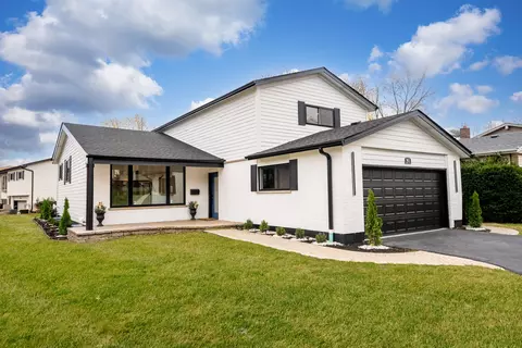 963 S Chatham Ave, Elmhurst, IL 60126