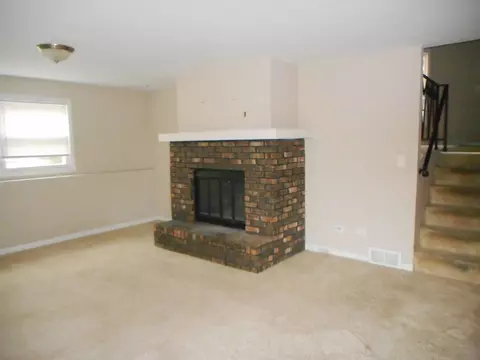 Living - 1195 Crestview Dr, Elgin, IL 60123 photo 3 of 3