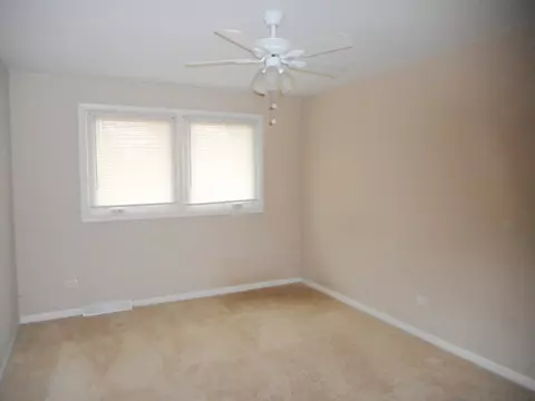 Bedroom - 1195 Crestview Dr, Elgin, IL 60123 photo 1 of 3