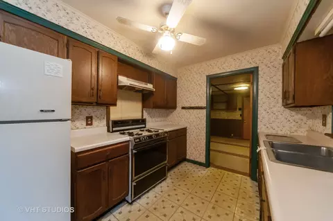 721 Mchenry Ave S, Mchenry, IL 60050 photo 11