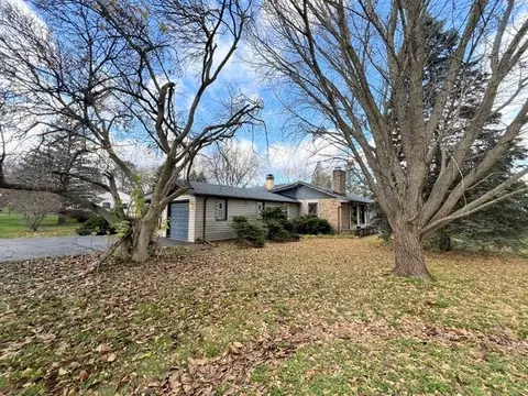 721 Mchenry Ave S, Mchenry, IL 60050 photo 4