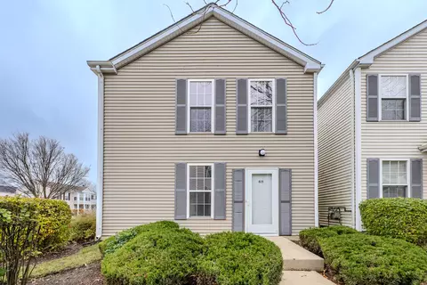 815 Symphony Dr, Aurora, IL 60504