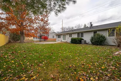Exterior - 209 S Cottage Ave, Normal, IL 61761 photo 4 of 11