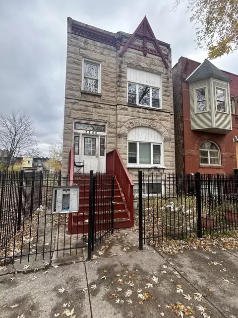 3250 W Walnut St, Chicago, IL 60624