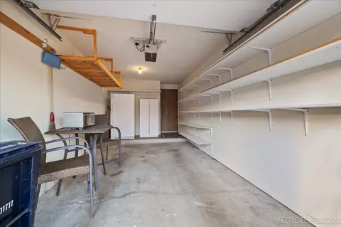 29 Creekside Cir #B, Elgin, IL 60123 photo 17
