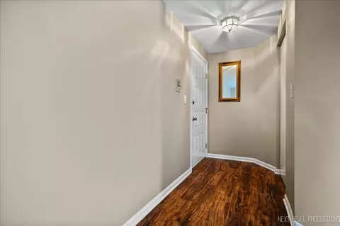 29 Creekside Cir #B, Elgin, IL 60123 photo 19
