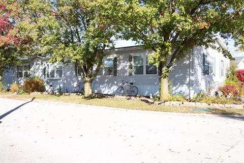 415 Autumn Oaks Rd, Chenoa, IL 61726