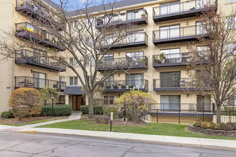 8600 Waukegan Rd #103E, Morton Grove, IL 60053