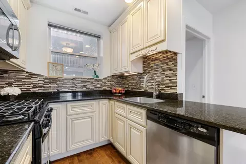 6102 N Mozart St #1, Chicago, IL 60659 photo 2