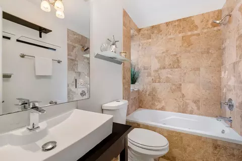 6102 N Mozart St #1, Chicago, IL 60659 photo 9